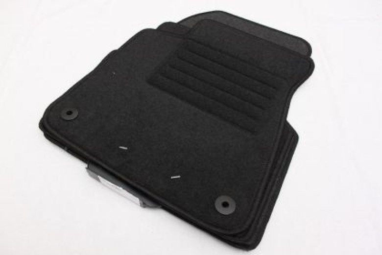 patakia-moketa-gia-audi-a8-d4-2010-4tmh