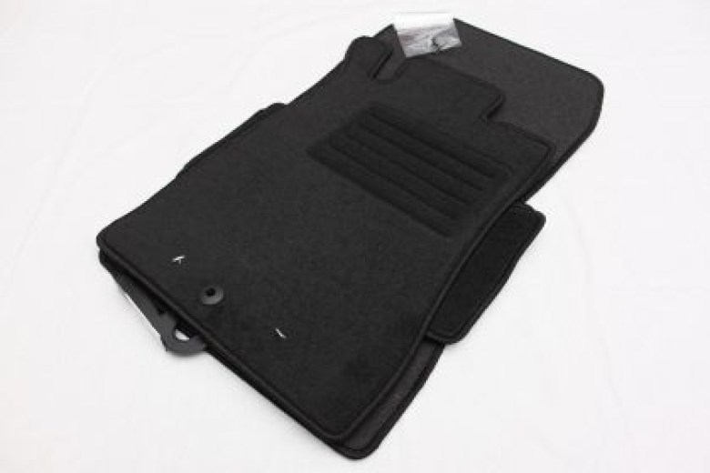 patakia-moketa-gia-mercedes-w202-c202-1992-2000-4tmh