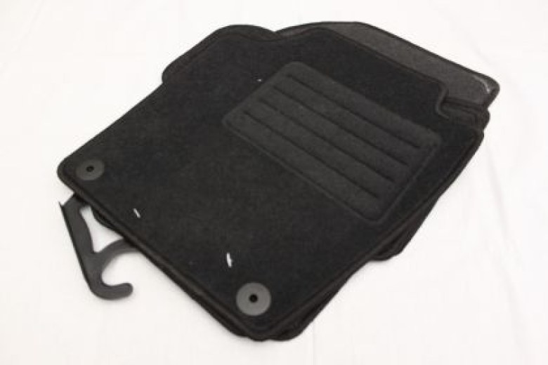 patakia-moketa-gia-skoda-fabia-3-2014-4tmh