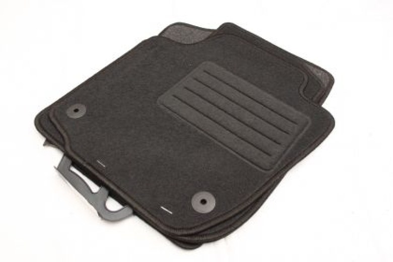 patakia-moketa-gia-skoda-rapid-2012-4tmh