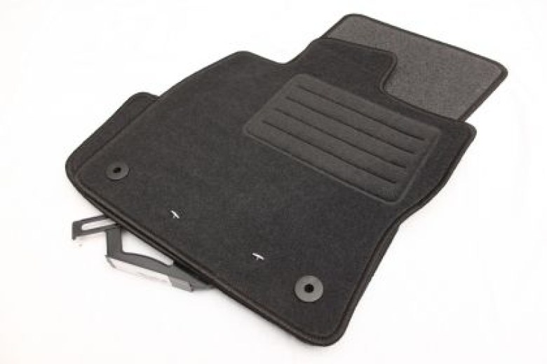 patakia-moketa-gia-vw-golf-7-2012-4tmh